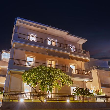 Vakakis-Me Apartments Палиохора Екстериор снимка