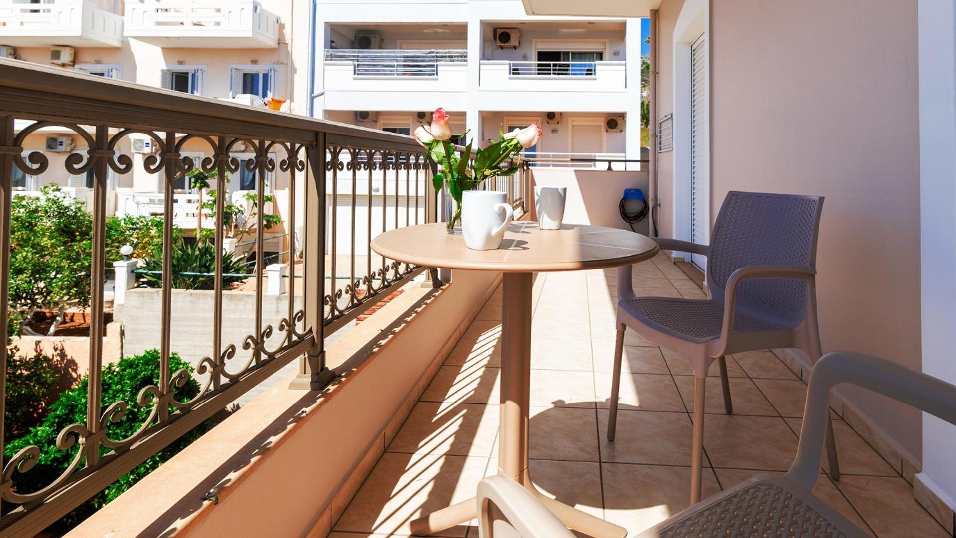 Vakakis-Me Apartments Палиохора Екстериор снимка